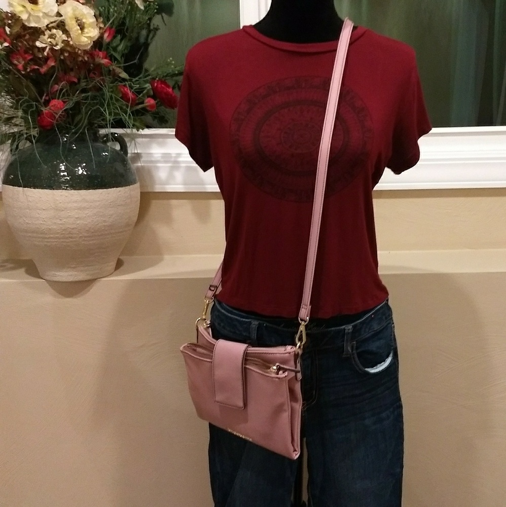 PacSun burgundy t-shirt